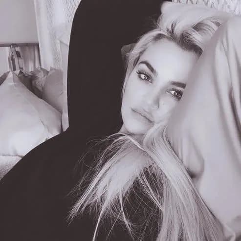 Khloé Kardashian Looks Like Kylie Jenner in #WokeUpLikeThis Selfie