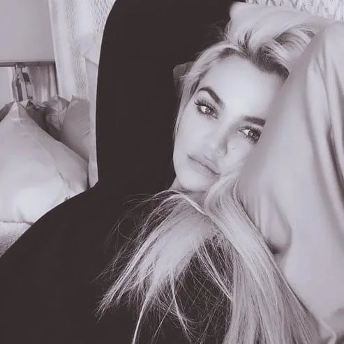 Khloé Kardashian Looks Like Kylie Jenner in #WokeUpLikeThis Selfie