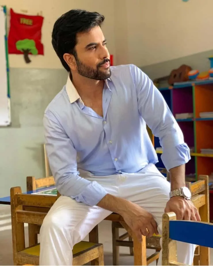 Junaid Khan all set to entertain viewers with two new drama serials — supporting image 3