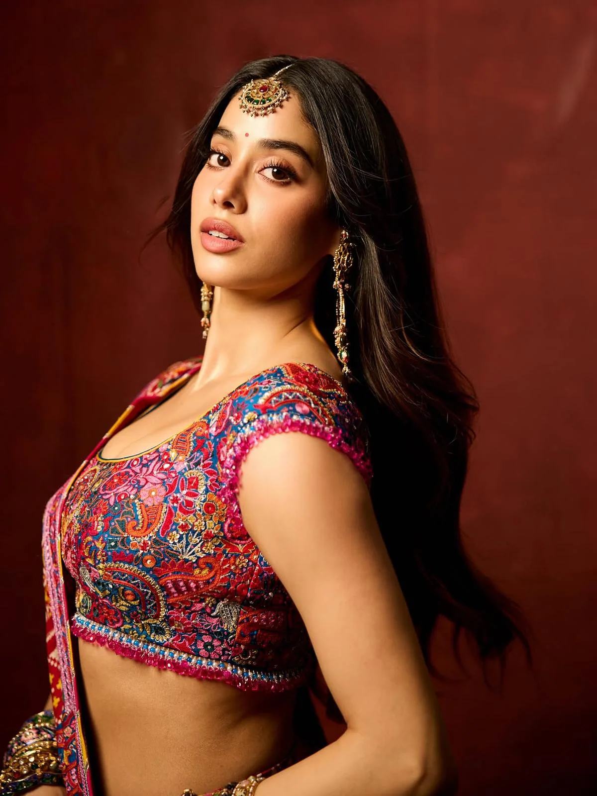 Janhvi Kapoor Condemns Explicit AI Deepfake as ‘Deeply Violating’. Janhvi Kapoor has spoken publicly against a sexually explicit deepfake featuring her likeness, placing celebrity.